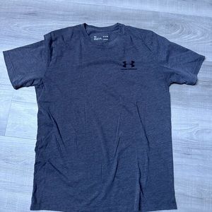 🚨 BEING DONATED 6/1 🚨 Grey underarmour shirt